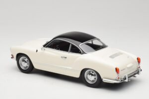 Volkswagen Karmann Ghia Krémszínű Fekete Minichamps 1:18 155054021 Fém – 5. kép a 6-ből