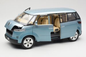 Volkswagen Microbus Concept Világoszöld Revell 1:18 08444 Fém – 2. kép a 8-ből