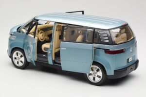 Volkswagen Microbus Concept Világoszöld Revell 1:18 08444 Fém – 5. kép a 8-ből