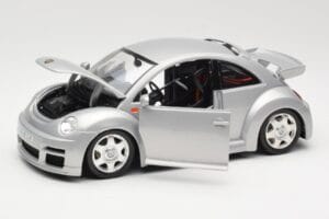 Volkswagen New Beetle RSi Ezüst Bburago 1:18 3306 Fém – 2. kép a 8-ből