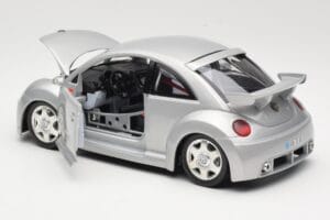 Volkswagen New Beetle RSi Ezüst Bburago 1:18 3306 Fém – 5. kép a 8-ből