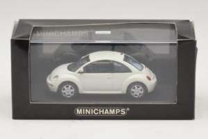 Volkswagen New Beetle Fehér Minichamps 1:43 430058005 Fém – 4. kép a 4-ből
