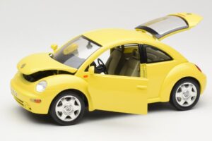 Volkswagen New Beetle Sárga Bburago 1:18 BEETLE001 Fém – 2. kép a 8-ből