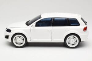 Volkswagen P24 By Parotech Fehér Norev 1:18 188464 Fém – 4. kép a 8-ből