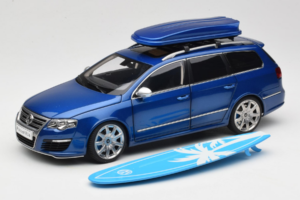 Volkswagen Passat B6 R36 Variant Kék NZG 1:18 KF044 Fém