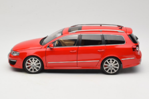 Volkswagen Passat B6 R36 Variant Piros NZG 1:18 KF044-5 Fém – 4. kép a 8-ből