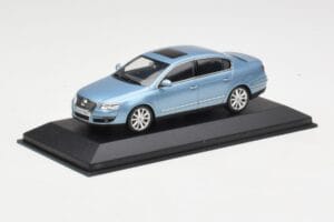 Volkswagen Passat B6 Blue Metallic Minichamps 1:43 PASSAT002 Fém – 2. kép a 4-ből