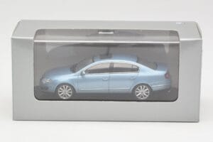 Volkswagen Passat B6 Blue Metallic Minichamps 1:43 PASSAT002 Fém – 4. kép a 4-ből