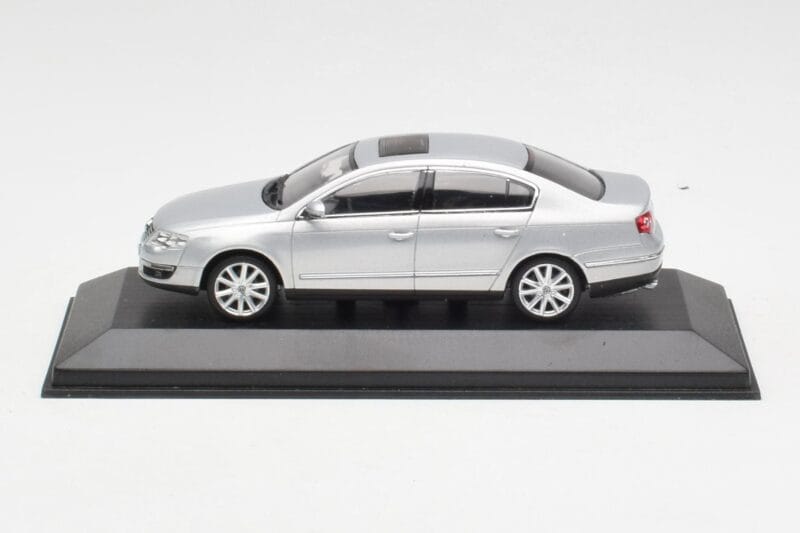 Volkswagen Passat B6 Ezüst Minichamps 1:43 PASSAT003 Fém