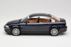Volkswagen Passat W8 B5.5 Indigo Blue DNA 1:18 DNA000029 Fém – 3. kép a 6-ből