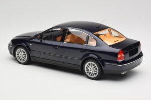 Volkswagen Passat W8 B5.5 Indigo Blue DNA 1:18 DNA000029 Fém – 5. kép a 6-ből