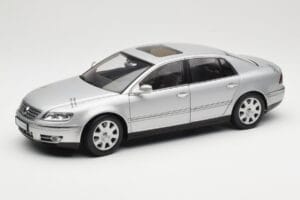 Volkswagen Phaeton D1 Silver Metallic AUTOart 1:18 79742 Fém