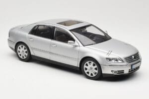Volkswagen Phaeton D1 Silver Metallic AUTOart 1:18 79742 Fém – 6. kép a 8-ből