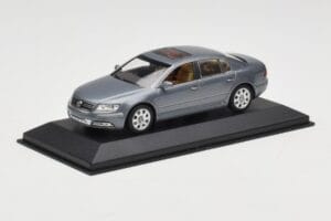 Volkswagen Phaeton Light Blue Metallic Minichamps 1:43 VW002 Fém – 2. kép a 4-ből