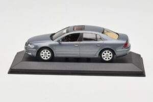 Volkswagen Phaeton Light Blue Metallic Minichamps 1:43 VW002 Fém
