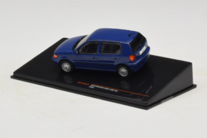 Volkswagen Polo Mk3 Kék IXO 1:43 CLC579N Fém – 3. kép a 4-ből