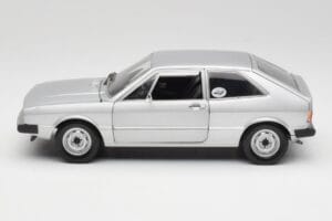 Volkswagen Scirocco GT Mk1 Silver Metallic Revell 1:18 08833 Fém – 4. kép a 8-ből