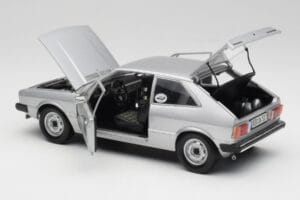 Volkswagen Scirocco GT Mk1 Silver Metallic Revell 1:18 08833 Fém – 5. kép a 8-ből
