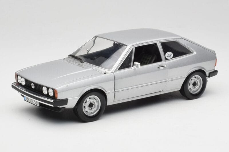 Volkswagen Scirocco GT Mk1 Silver Metallic Revell 1:18 08833 Fém