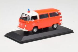 Volkswagen T2 Bus Tűzoltóság Frankfurt Minichamps 1:43 400053091-R Fém – 2. kép a 4-ből