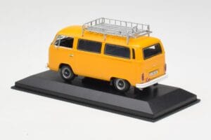 Volkswagen T2 Bus Sárga Minichamps 1:43 400053002 Fém – 3. kép a 4-ből