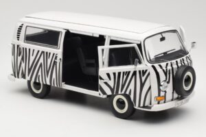 Volkswagen T2a Bus Safari Schuco 1:18 00191 Fém – 5. kép a 8-ből
