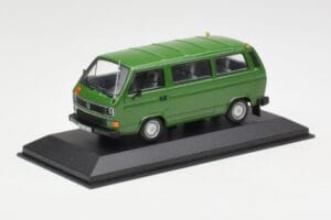 Volkswagen T3 Bus Zöld Minichamps 1:43 400055000 Fém – 2. kép a 4-ből