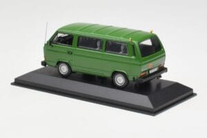 Volkswagen T3 Bus Zöld Minichamps 1:43 400055000 Fém – 3. kép a 4-ből