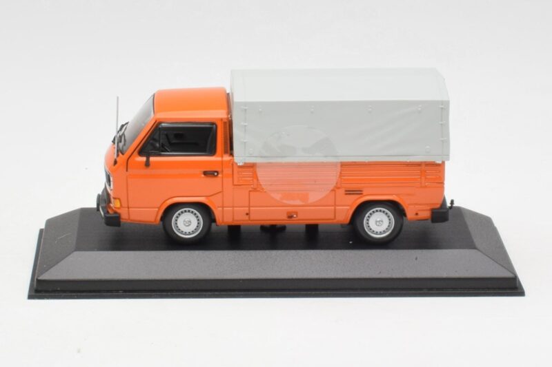 Volkswagen T3 Platós Narancssárga Minichamps 1:43 400055200 Fém