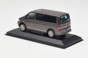 Volkswagen T5 Bus Bronze Metallic Minichamps 1:43 4039378412203 Fém – 3. kép a 4-ből