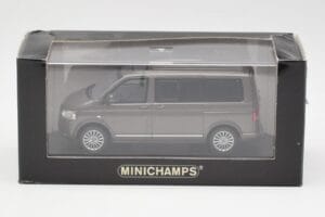 Volkswagen T5 Bus Bronze Metallic Minichamps 1:43 4039378412203 Fém – 4. kép a 4-ből