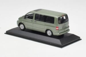 Volkswagen T5 Bus Fresco Green Minichamps 1:43 T5001-B Fém – 3. kép a 4-ből