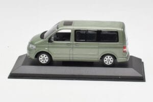 Volkswagen T5 Bus Fresco Green Minichamps 1:43 T5001-B Fém
