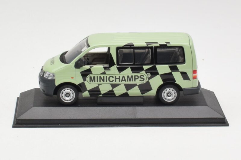 Volkswagen T5 Bus Zöld Minichamps 1:43 Volkswagen T5 Bus Zöld Minichamps 1:43 T5002 Fém