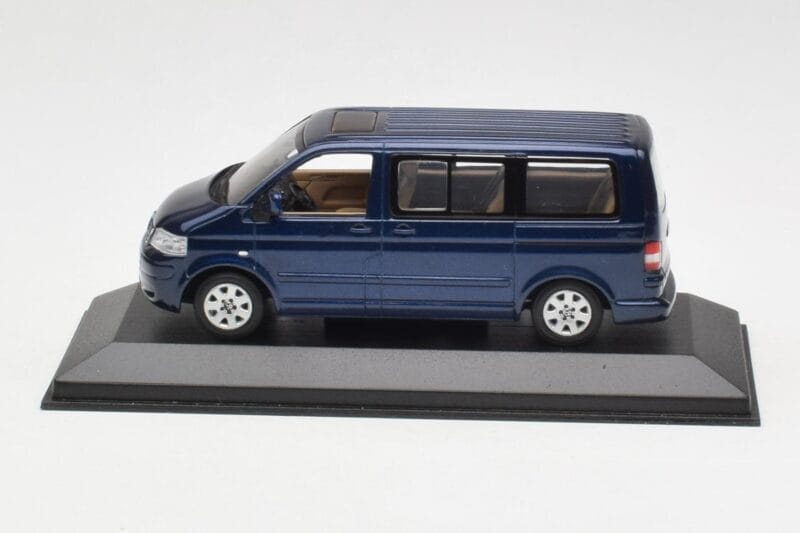 Volkswagen T5 Bus Shadow Blue Minichamps 1:43 842902102 Fém