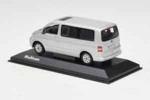 Volkswagen T5 Bus Ezüst Minichamps 1:43 T5003 Fém – 3. kép a 4-ből