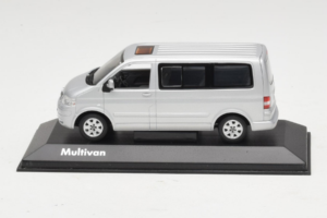 Volkswagen T5 Bus Ezüst Minichamps 1:43 T5003 Fém