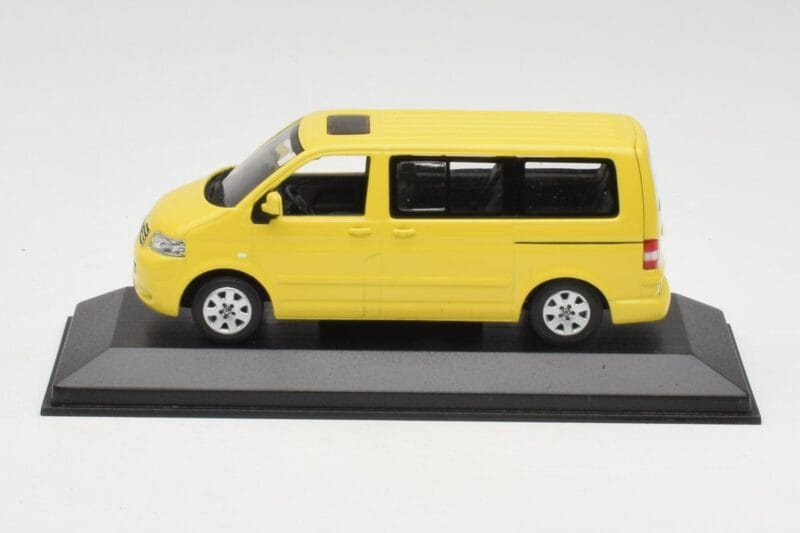 Volkswagen T5 Bus Sárga Minichamps 1:43 842902111 Fém