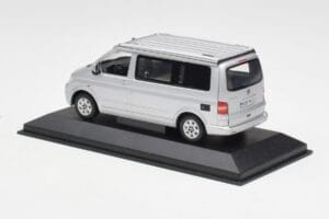 Volkswagen T5 California Ezüst Minichamps 1:43 7H8099300GPA7W Fém – 3. kép a 4-ből