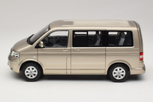 Volkswagen T5 Multivan Beige Metallic Norev 1:18 188602 Fém – 3. kép a 8-ből