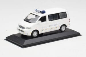 Volkswagen T5 Multivan Bundeswehr Mentőorvos Prototípus Minichamps 1:43 400052291-P1 Fém – 2. kép a 4-ből