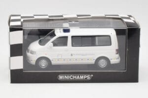Volkswagen T5 Multivan Bundeswehr Mentőorvos Prototípus Minichamps 1:43 400052291-P1 Fém – 4. kép a 4-ből