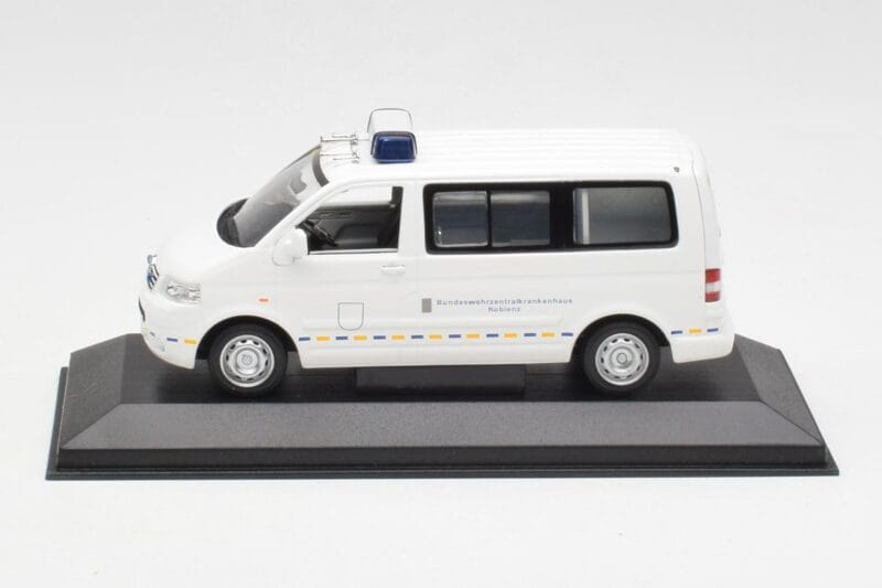 Volkswagen T5 Multivan Bundeswehr Mentőorvos Prototípus Minichamps 1:43 400052291-P1 Fém