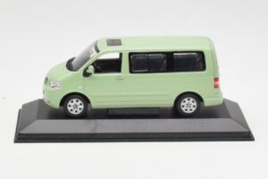 Volkswagen T5 Multivan California Lime Zöld Dealer Minichamps 1:43 400052201-D1 Fém