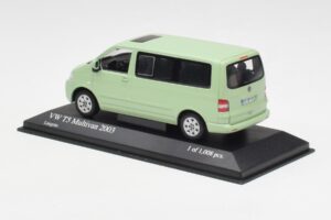 Volkswagen T5 Multivan California Limetkasárga Minichamps 1:43 400052201 Fém – 3. kép a 4-ből