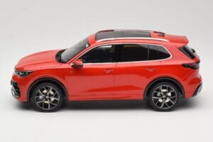 Volkswagen Tiguan eTSI R-Line Persimmon Red Metallic Otto 1:18 OT489 Gyanta – 3. kép a 6-ből