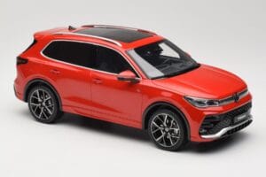 Volkswagen Tiguan eTSI R-Line Persimmon Red Metallic Otto 1:18 OT489 Gyanta – 4. kép a 6-ből