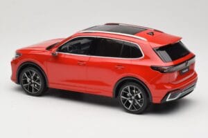 Volkswagen Tiguan eTSI R-Line Persimmon Red Metallic Otto 1:18 OT489 Gyanta – 5. kép a 6-ből
