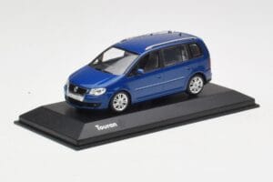 Volkswagen Touran Kék Minichamps 1:43 TOURAN002 Fém – 2. kép a 4-ből