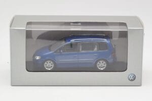 Volkswagen Touran Kék Minichamps 1:43 TOURAN002 Fém – 4. kép a 4-ből